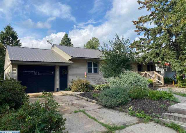 Property at 21 Telegraph Dr, Virginia, MN 55792, 3 beds, 1.75 baths