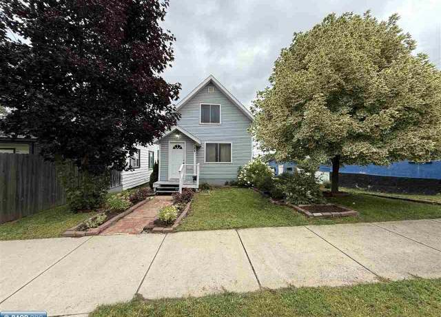 Property at 304 Central Avenue Ave S, Chisholm, MN 55719, 1 bed, 1 bath