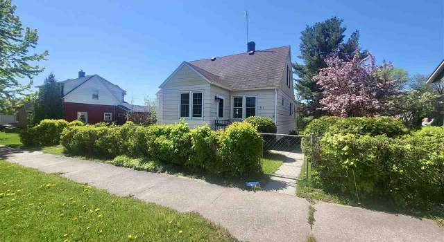 Photo of 111 Nebraska Ave, Gilbert, MN 55741
