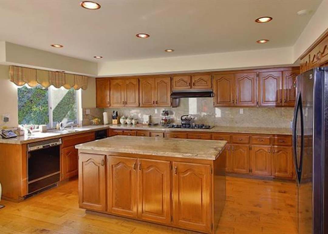 5198 WAGNER Way, Oak Park, CA 91377