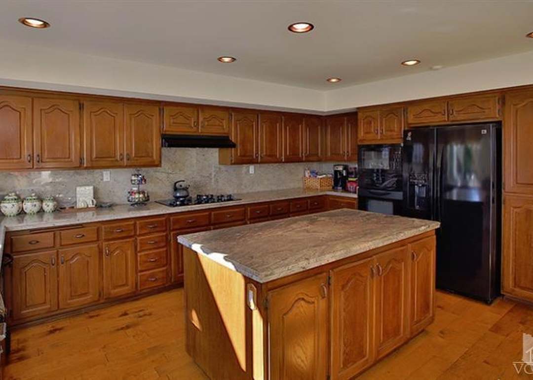 5198 WAGNER Way, Oak Park, CA 91377