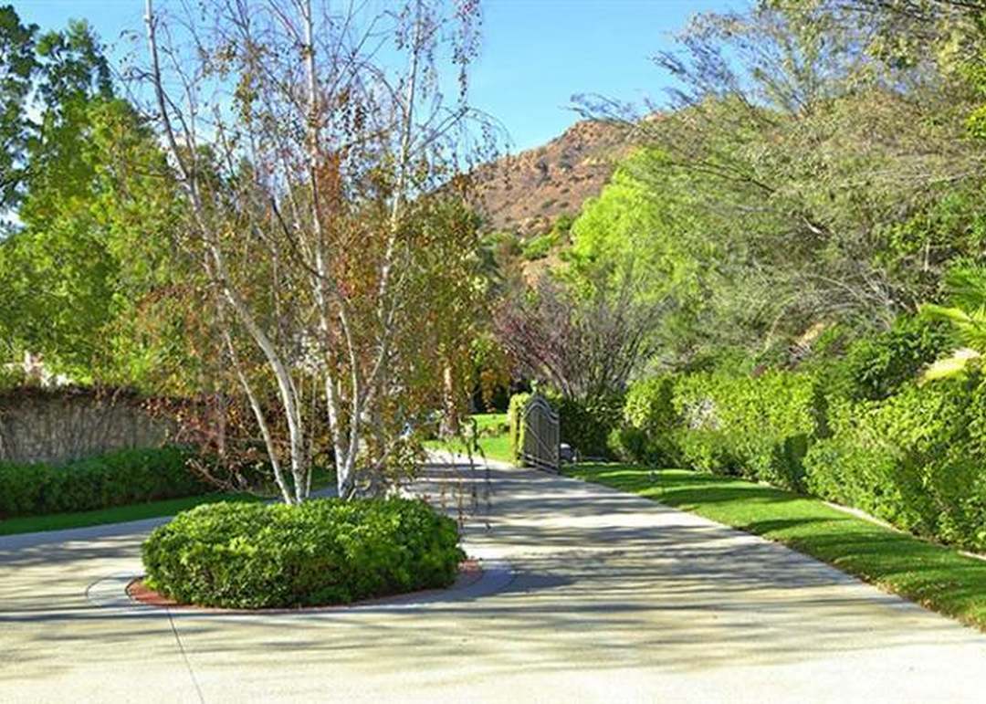5198 WAGNER Way, Oak Park, CA 91377