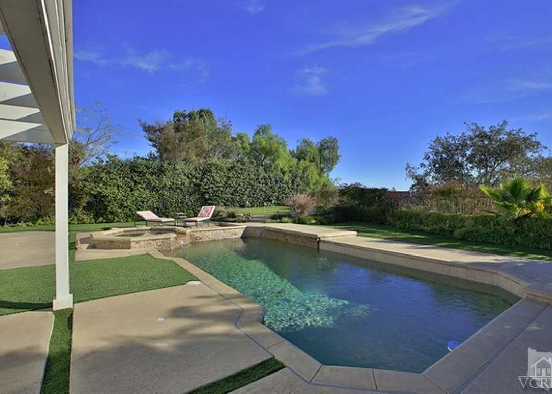 5198 WAGNER Way, Oak Park, CA 91377