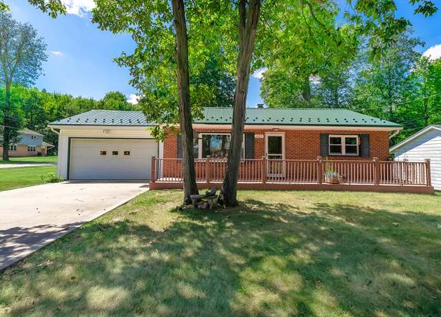 Property at 1005 Crestwood Dr, Mansfield, OH 44905, 2 beds, 2.5 baths