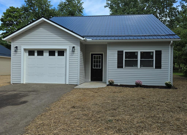 Property at 874 Fairfax Ave, Mansfield, OH 44906, 3 beds, 2 baths