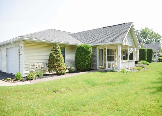 Property at 642 Villa Dr, Ontario, OH 44906, 2 beds, 2 baths