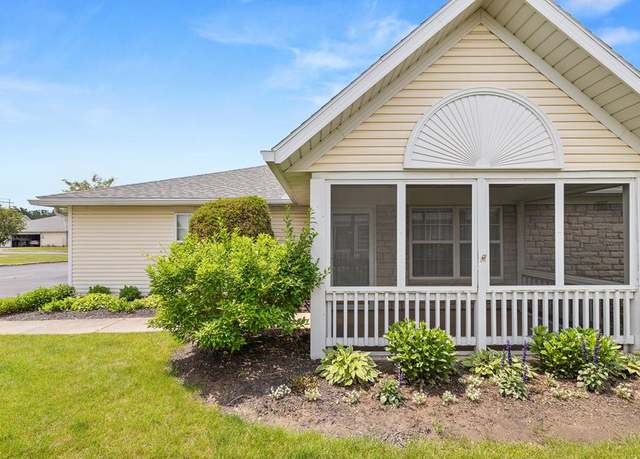 Property at 702 Villa Dr, Ontario, OH 44906, 2 beds, 2 baths