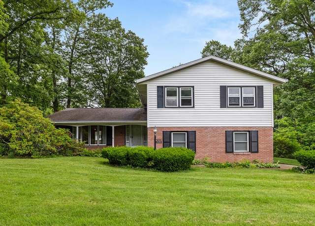 Property at 2055 Random Dr, Mansfield, OH 44904, 3 beds, 2.5 baths