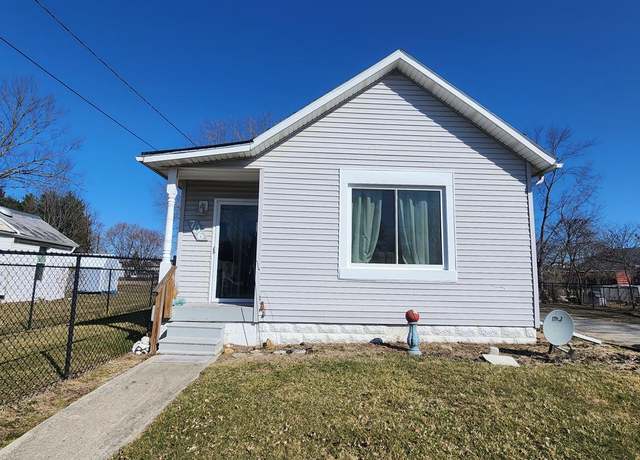 Property at 706 E Oakwood Ave, Bucyrus, OH 44820, 4 beds, 1 bath