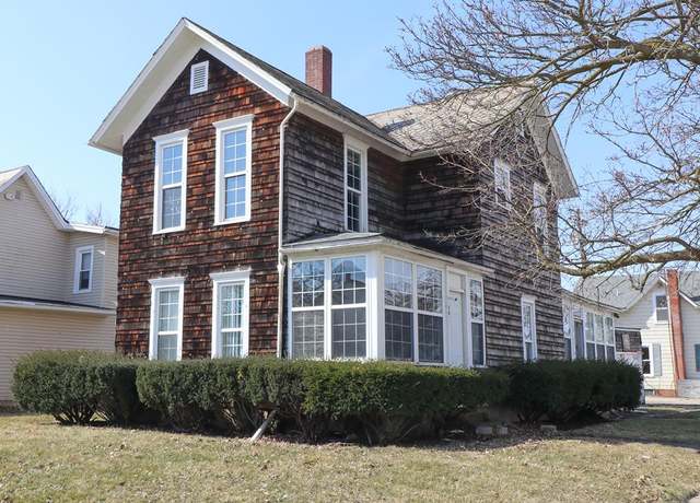 Property at 24 E Emerald St, Willard, OH 44890, 5 beds, 2 baths