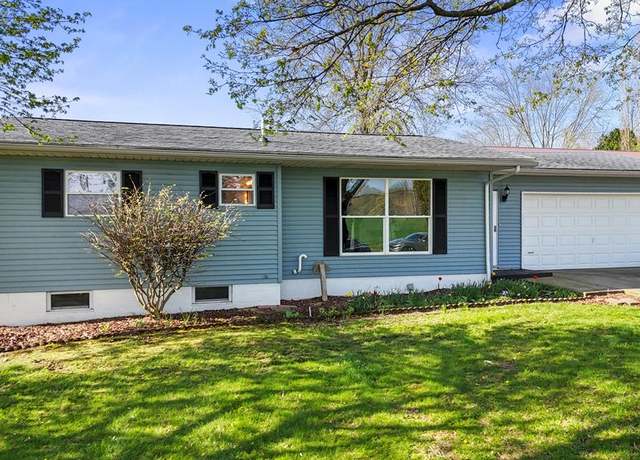 Property at 1916 Beal Rd, Mansfield, OH 44903, 3 beds, 2 baths
