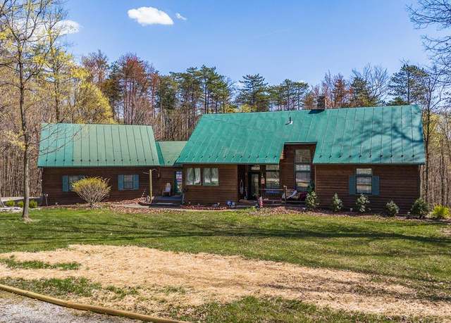 Property at 445 Rudy Rd, Ontario, OH 44903, 2 beds, 2.5 baths