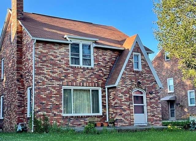 Property at 310 N Townview Cir, Mansfield, OH 44907, 3 beds, 1.5 baths