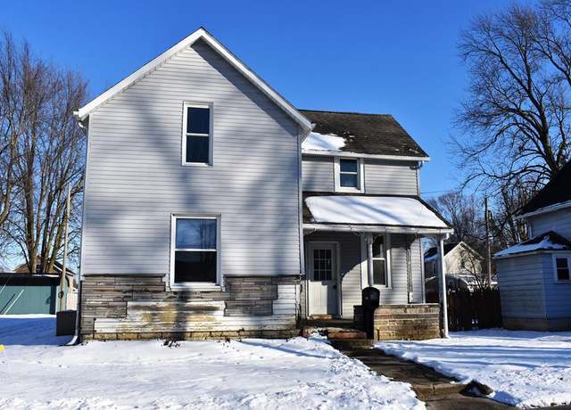 Property at 1018 Maple St, Bucyrus, OH 44820, 4 beds, 2 baths