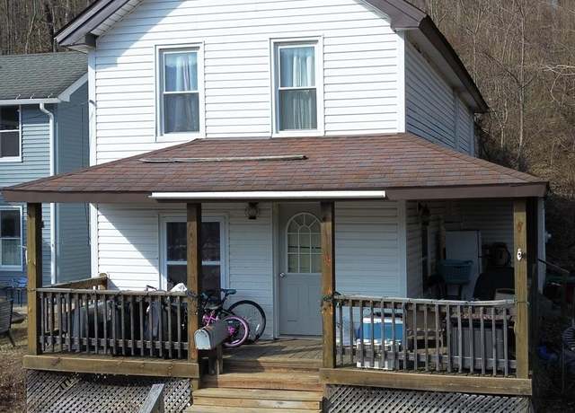 Property at 17 E 6th St Ext, Emporium, PA 15834, 3 beds, 1 bath