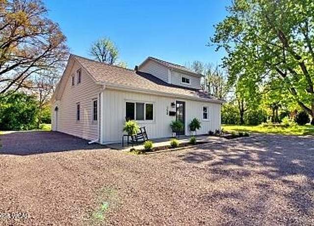 Property at 150 Garden Dr, Van Wert, OH 45891, 4 beds, 3 baths