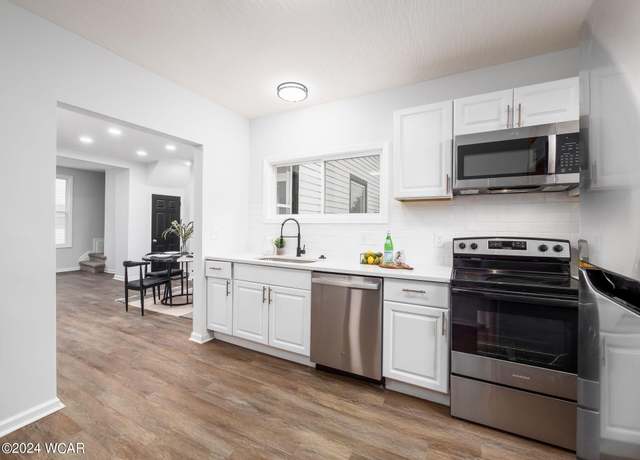 Property at 121 S High St, Kenton, OH 43326, 3 beds, 1.5 baths