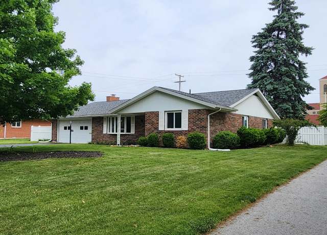 Property at 2028 Greendale Ave Ave, Findlay, OH 45840, 3 beds, 2 baths