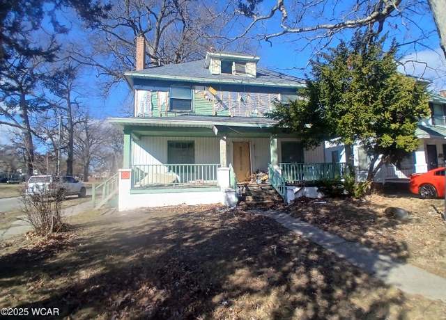 Property at 1078 W Woodruff Ave, Toledo, OH 43606, 5 beds, 2.5 baths