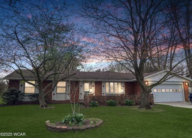 Property at 413 Tulip Dr, Wapakoneta, OH 45895, 3 beds, 2 baths