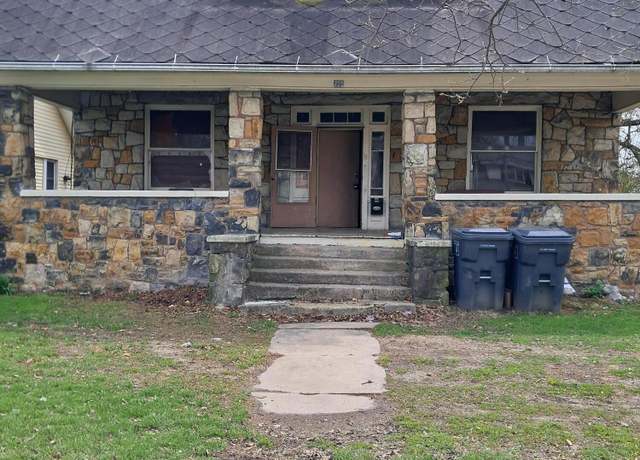 Property at 725 W Elm St, Lima, OH 45801, 3 beds, 1 bath