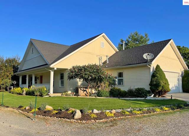 Property at 1306 Vineyard Dr, Sandpoint, ID 83864, 3 beds, 2 baths