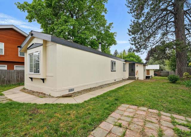 Property at 709 N Jefferson Ave, Sandpoint, ID 83864, 2 beds, 2 baths