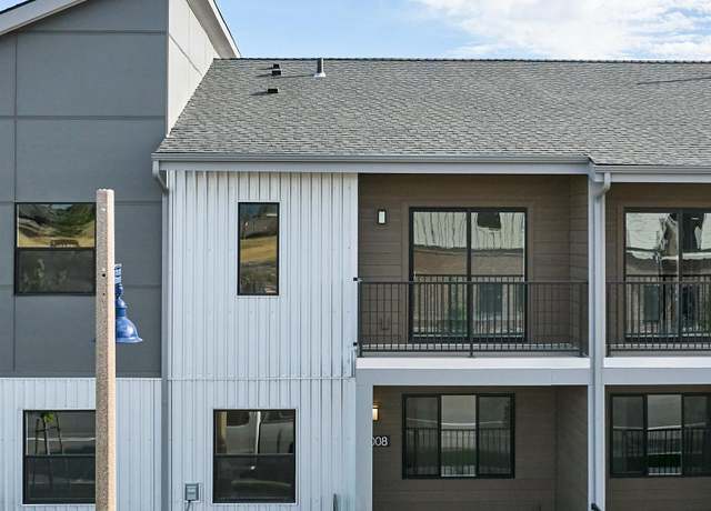 Property at 1008 E 4th Ave, Post Falls, ID 83854, 2 beds, 3 baths