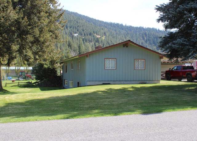 Property at 6824 N 16th St, Dalton Gardens, ID 83815, 3 beds, 3 baths