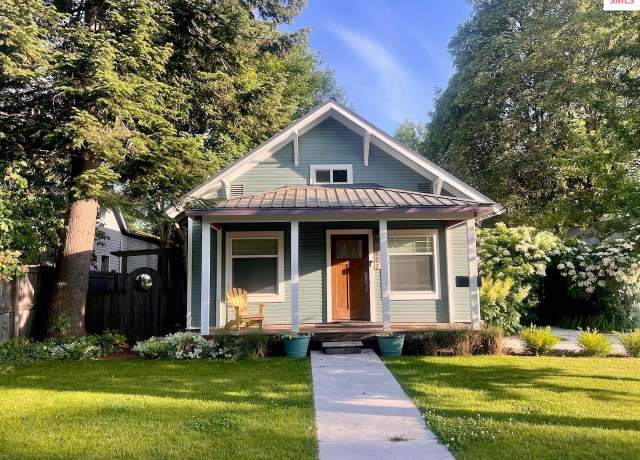 Property at 1227 W Lake St, Sandpoint, ID 83864, 2 beds, 1 bath