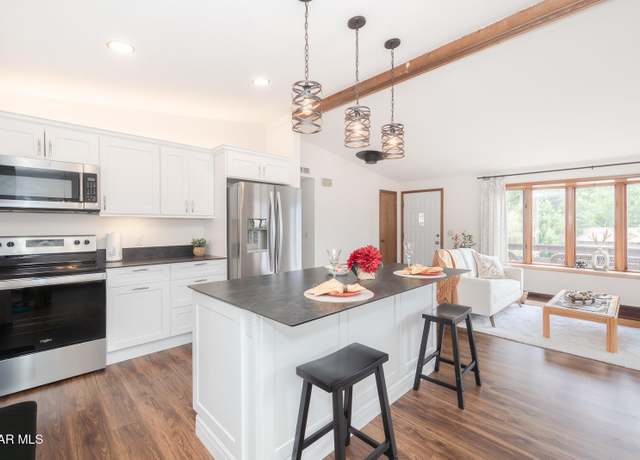 Property at 416 Topaz Ave, Granby, CO 80446, 4 beds, 3 baths