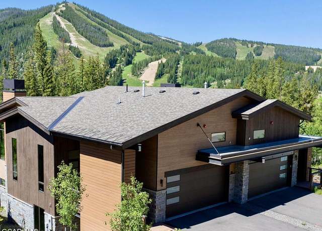 Property at 301 Reserve Way, Winter Park, CO 80482, 5 beds, 3.5 baths