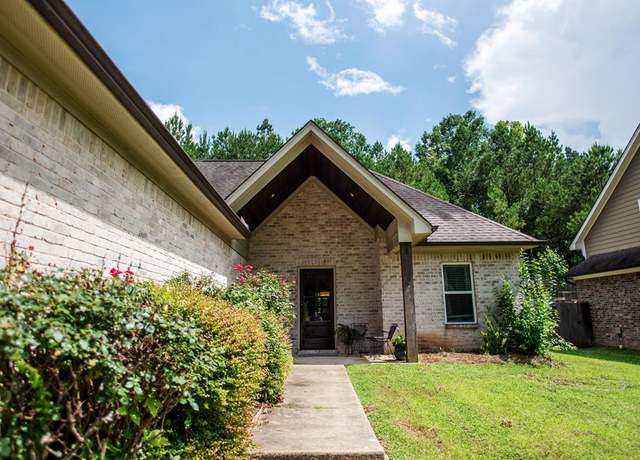Property at 115 Brookside Dr, Oxford, MS 38655, 3 beds, 2 baths