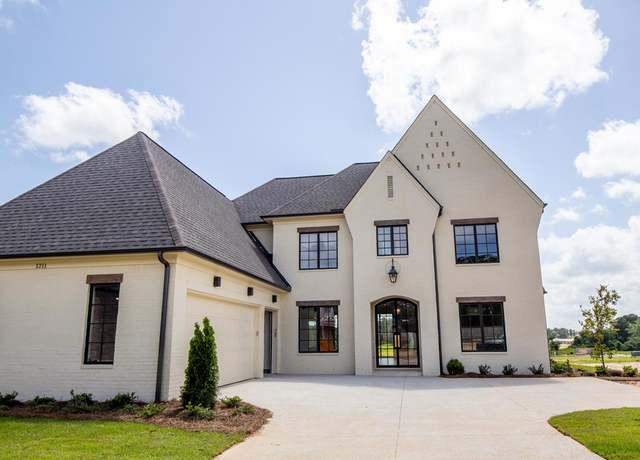 Property at 1211 Crowson Dr, Oxford, MS 38655, 4 beds, 4.5 baths