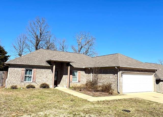 Property at 1090 Briarwood, Oxford, MS 38655, 4 beds, 2 baths