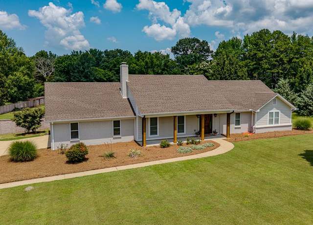 Property at 108 Cedar Hill Dr, Oxford, MS 38655, 4 beds, 3 baths