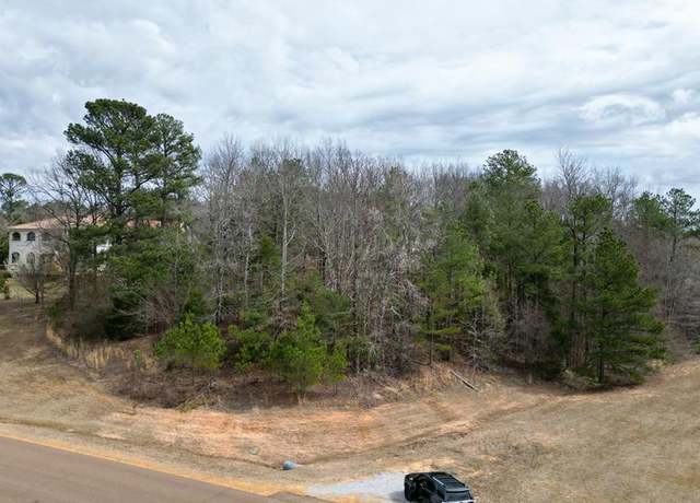 Property at 1100 E Wellsgate Dr, Oxford, MS 38655
