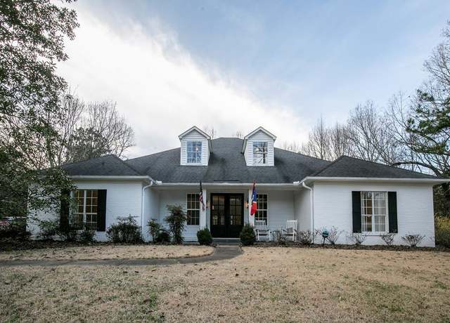 Property at 1000 Whispering Valley Cv, Oxford, MS 38655, 4 beds, 3.5 baths