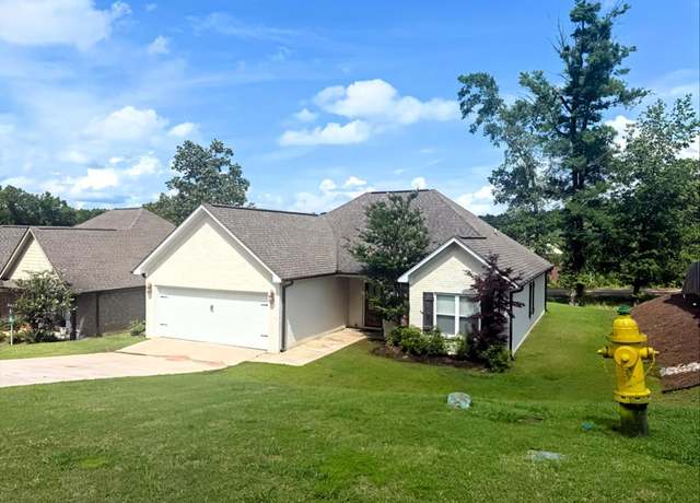 Property at 207 Forest Glen Dr, Oxford, MS 38655, 3 beds, 2 baths