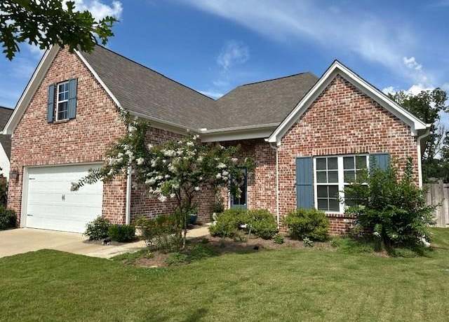 Property at 806 Oak Grove Ln, Oxford, MS 38655, 3 beds, 2 baths