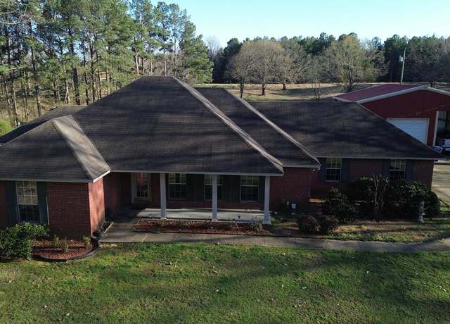 Property at 494 Hunter Trace Pkwy, Batesville, MS 38606, 3 beds, 2 baths