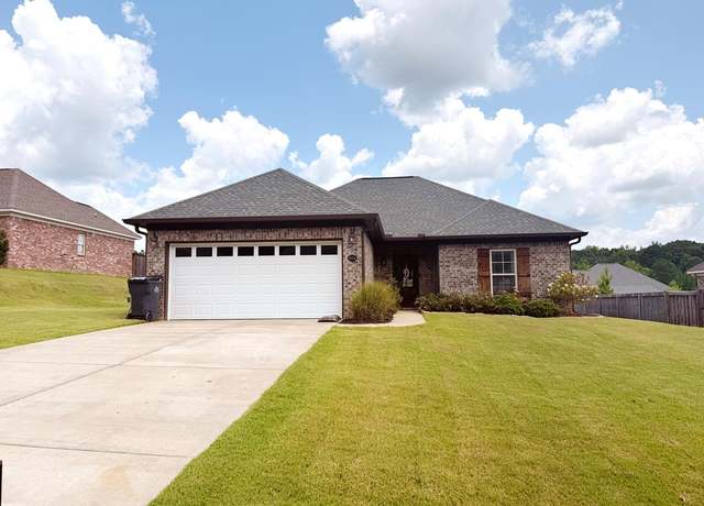 Property at 1054 Pebble Creek Dr, Oxford, MS 38655, 3 beds, 2 baths