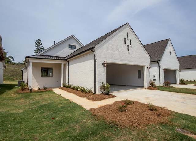 Property at 437 South Grove Dr, Oxford, MS 38655, 3 beds, 3.5 baths