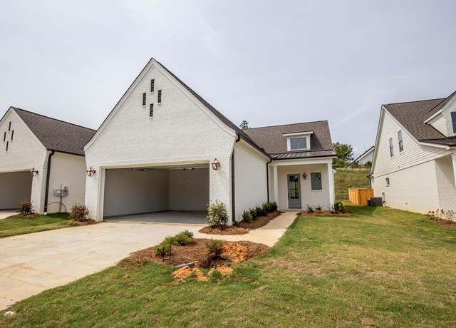 Property at 435 South Grove Dr, Oxford, MS 38655, 4 beds, 3 baths