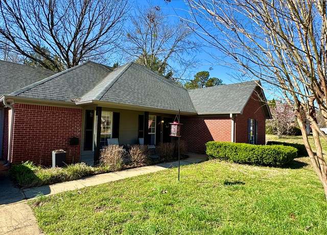 Property at 815 Deerfield Dr, Oxford, MS 38655, 3 beds, 2 baths