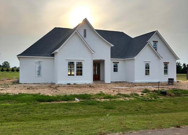 Property at 103 Mayfield Dr, Oxford, MS 38655, 4 beds, 3.5 baths
