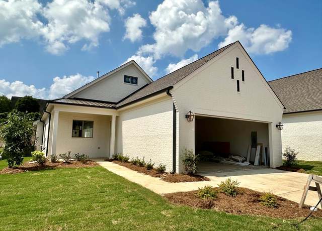 Property at 424 South Grove Dr, Oxford, MS 38655, 3 beds, 3.5 baths