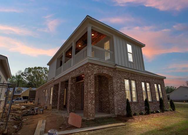 Property at 4927 S Lamar Blvd, Oxford, MS 38655, 4 beds, 3 baths