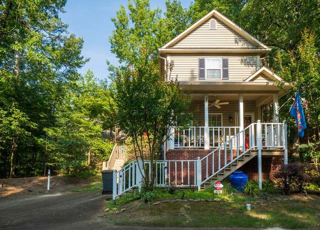 Property at 326 Russell Dr, Oxford, MS 38655, 3 beds, 3.5 baths
