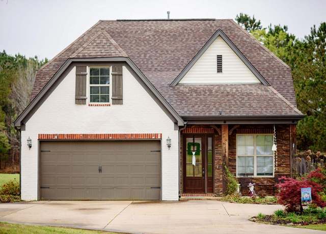 Property at 316 Lakes Drive North, Oxford, MS 38655, 4 beds, 3.5 baths